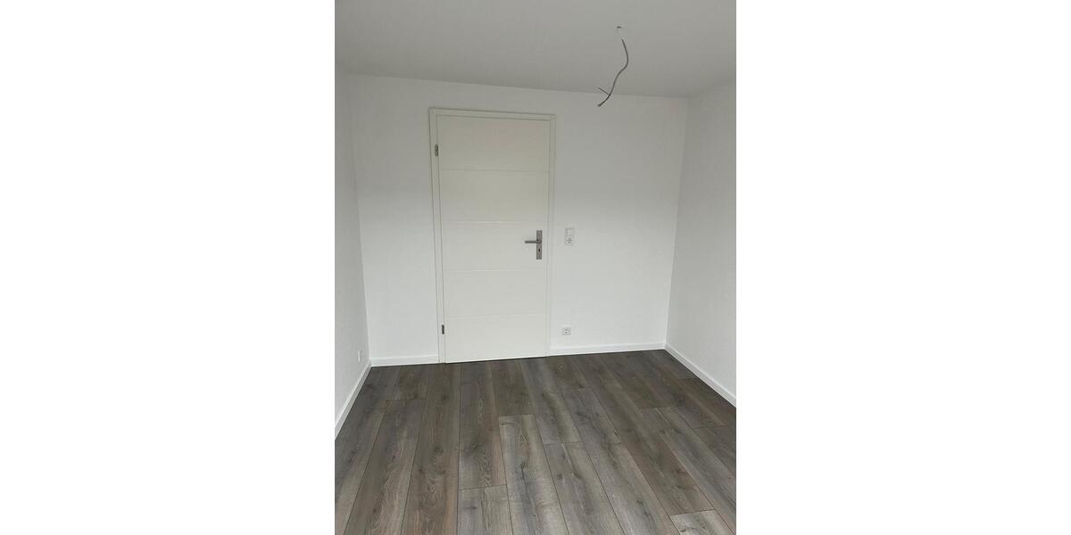 Dachgeschoßwohnung Krefeld Cracau - 3 Zimmer, 63 m&sup2;, 135.000&euro; | Angebot:26184839