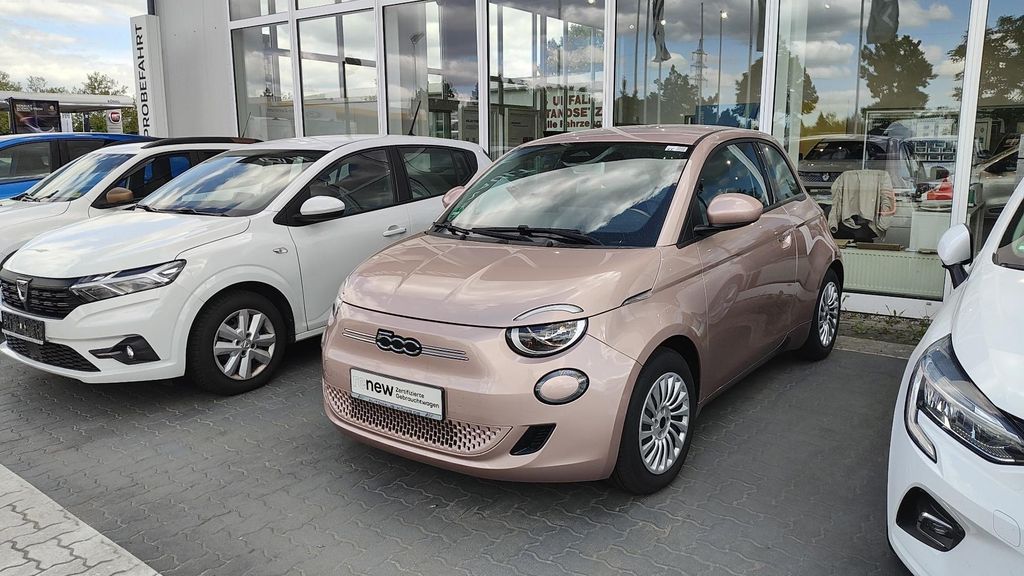Fiat 500e 8.701 km 19.999 &euro; Massen 03238