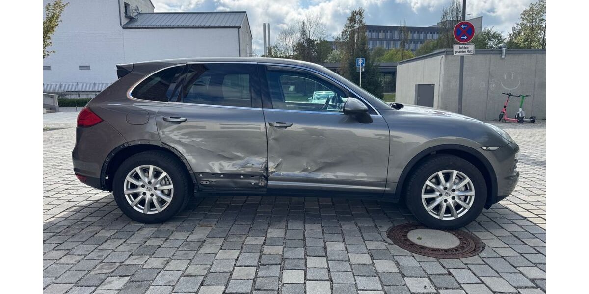 Porsche Cayenne 187.000 km 13.900 &euro; Unterföhring 85774