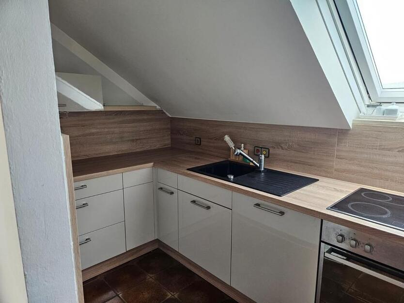 Großzügige Dachgeschoss-Wohnung in Schwandorf (Wattstraße)