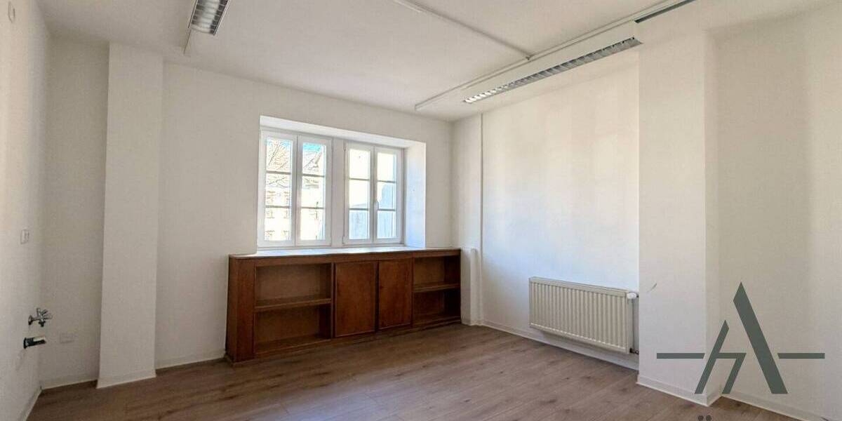 Gewerbeobjekt Speicher - 5 Zimmer, 107 m&sup2;, 1.250&euro; | Angebot:26029431