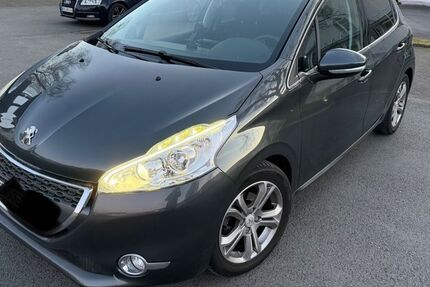 Peugeot 208 62.000 km 6.850 &euro; Meschede 59872