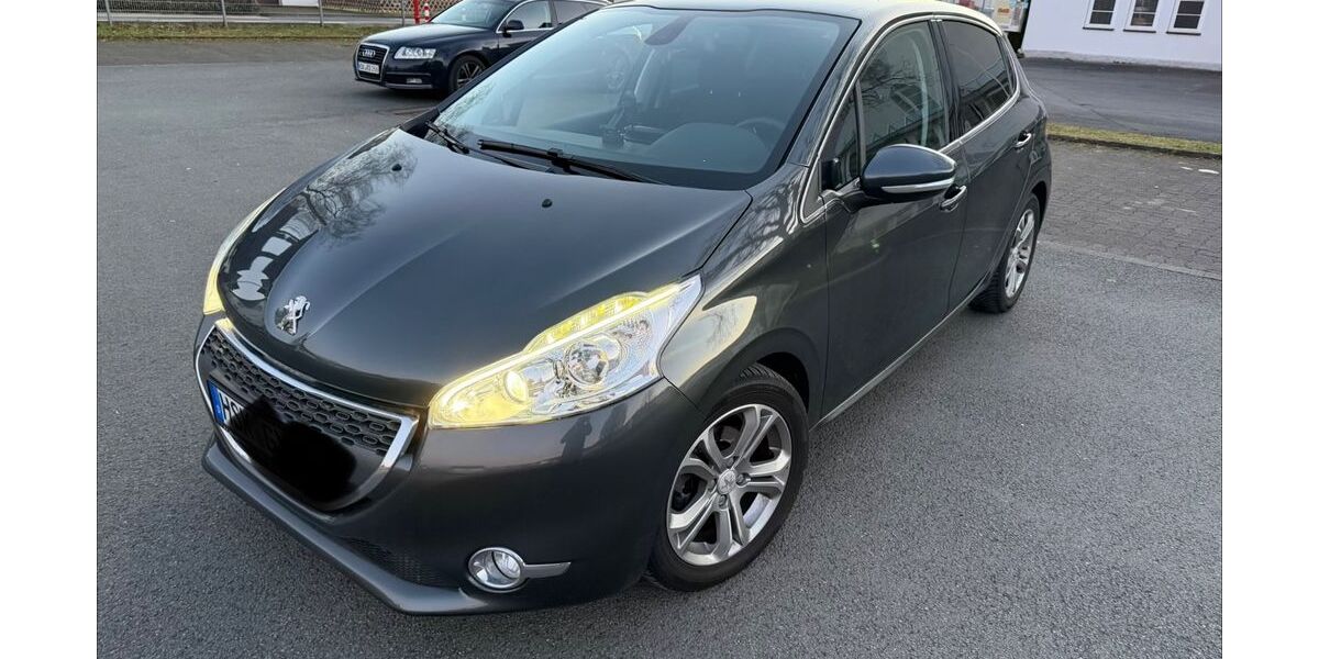 Peugeot 208 62.000 km 6.900 &euro; Meschede 59872