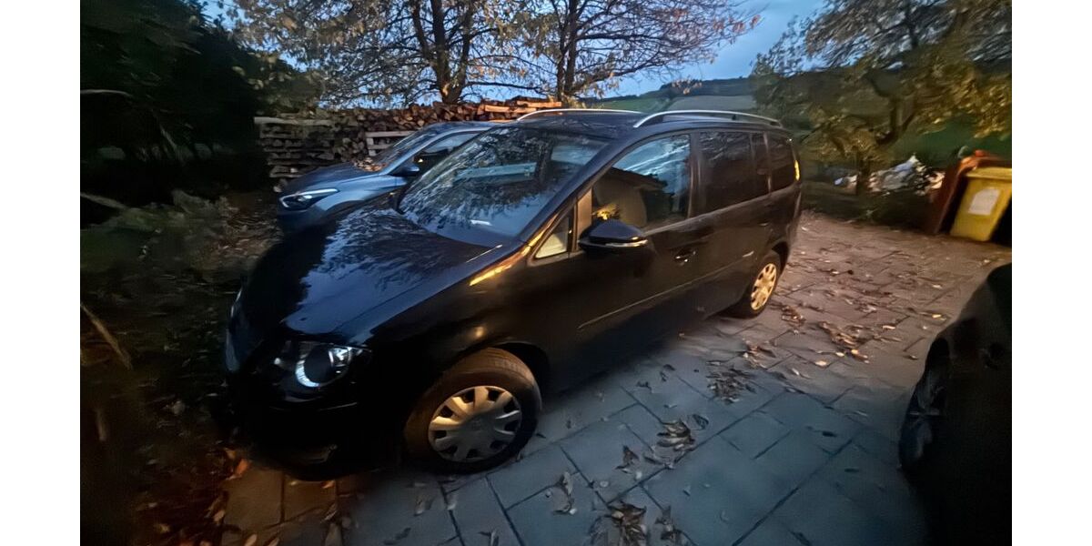 VW Touran 270.000 km 2.800 &euro; Katzenelnbogen 56368