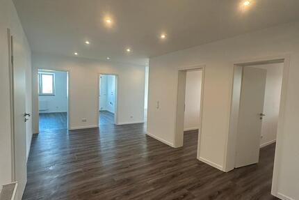 Kernsanierte 4 Zimmer Wohnung 105 m2 in Erkrath- Unterfeldhaus