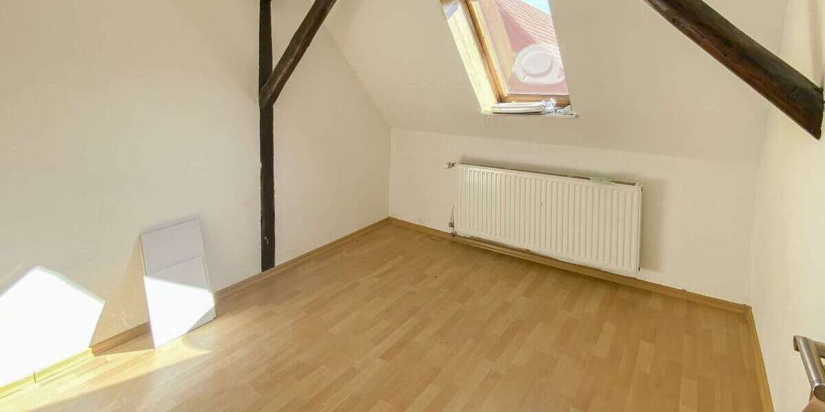 Einfamilienhaus Barntrup - 9 Zimmer, 196 m&sup2;, 99.000&euro; | Angebot:26178250