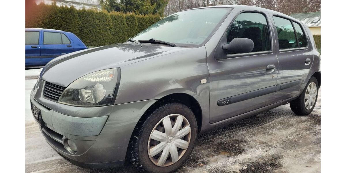 Renault Clio 120.000 km 2.700 &euro; Frohburg 04654