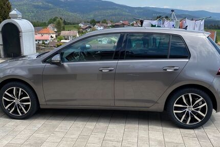VW Golf 64.500 km 18.500 € Grainet 94143