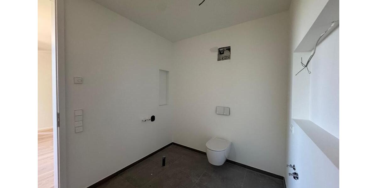 Erdgeschoßwohnung Esslingen am Neckar - 3 Zimmer, 121 m&sup2;, 2.440&euro; | Angebot:26727658