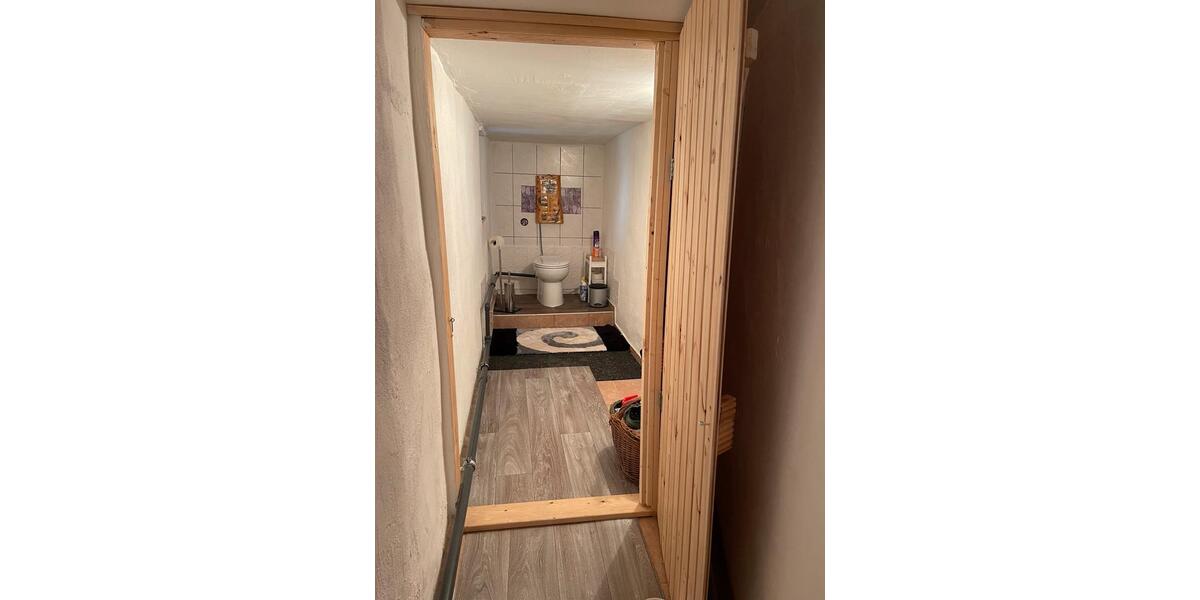 Etagenwohnung Saalfeld (Saale) - 5 Zimmer, 90 m&sup2;, 880&euro; | Angebot:26399794