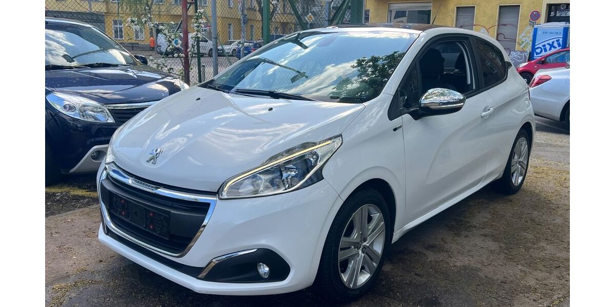 Peugeot 208 121.000 km 5.399 &euro; BERLIN 13409
