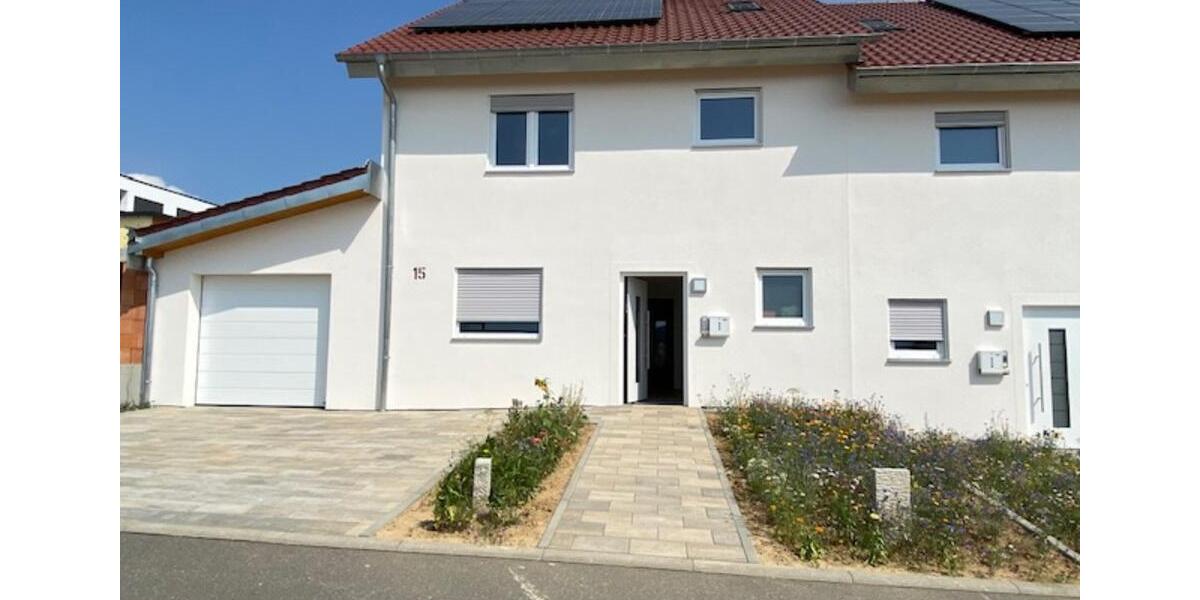 Erstbezug - moderne DH Hälfte mit PV Anlage, Wallbox, Wärmepumpe 4 zimmer
