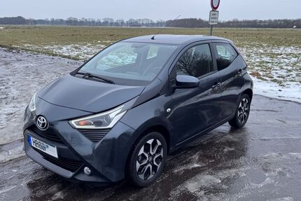 Toyota Aygo (X) 35.500 km 11.800 &euro; Bremen 28357