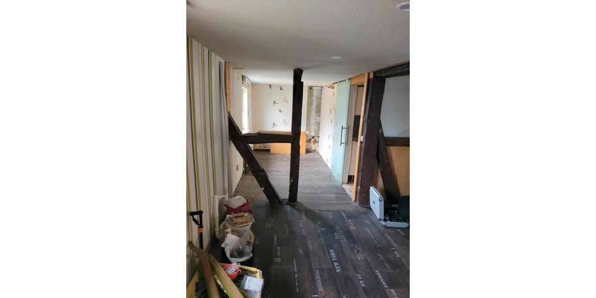 Einfamilienhaus Baunatal - 8 Zimmer, 243 m&sup2;, 225.000&euro; | Angebot:25305013