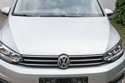 VW Touran 72.000 km 18.999 € Dresden 01159