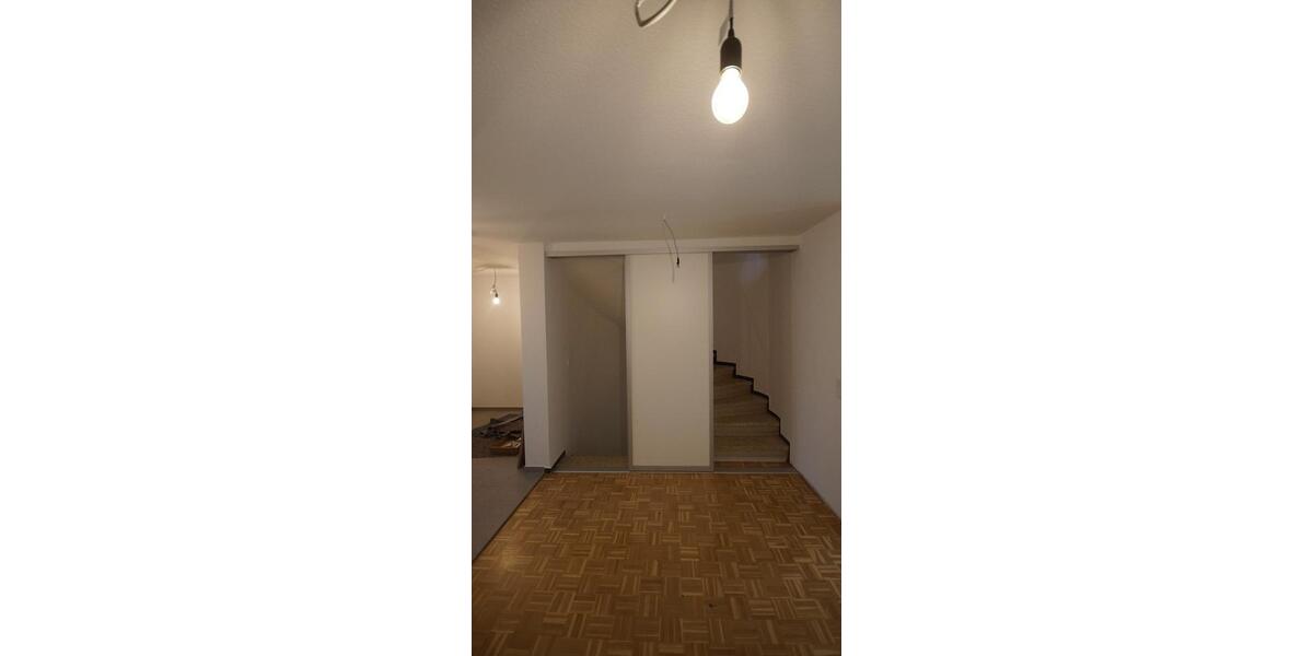 Reihenhaus Stuttgart Birkach - 5 Zimmer, 150 m&sup2;, 2.300&euro; | Angebot:25341214
