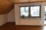 Helle 4-Zi DG Wohnung, Stellplatz Balkon Tageslichtbad EBK 4 zimmer