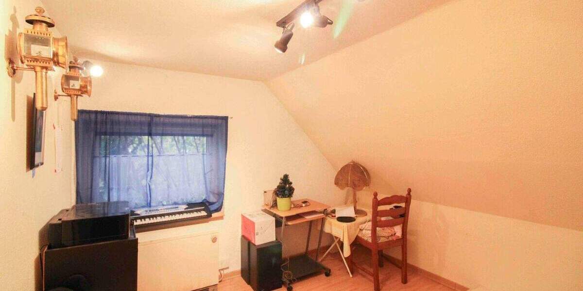 Einfamilienhaus in Neumünster mit großem Grundstück und viel Potenzial zur individuellen Gestaltung 4 zimmer