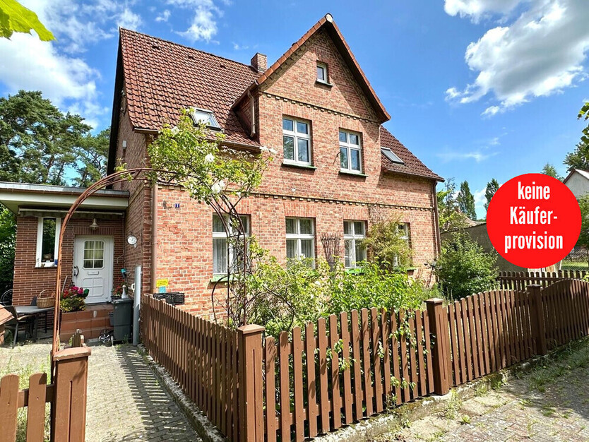 HORN ImmobilieN ++ 500 m bis zum Stettiner Haff, Zweifamilienhaus mit Photovoltaikanlage in Rieth