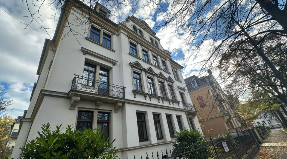 Dachgeschoßwohnung Dresden Blasewitz - 1 Zimmer, 45 m&sup2;, 166.000&euro; | Angebot:24802177