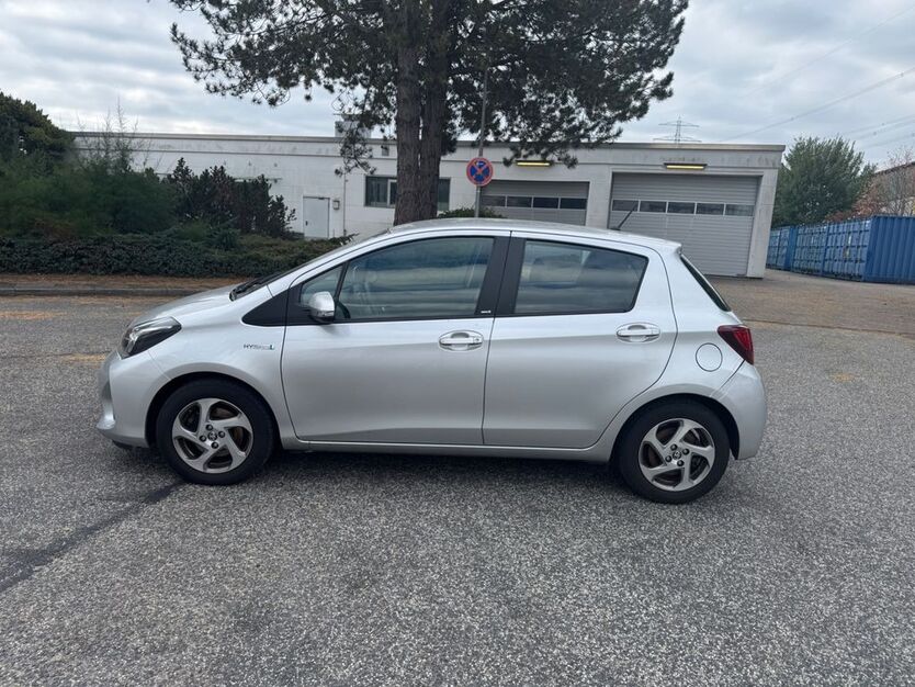 Toyota Yaris 70.209 km 9.490 € Barsbüttel 22885