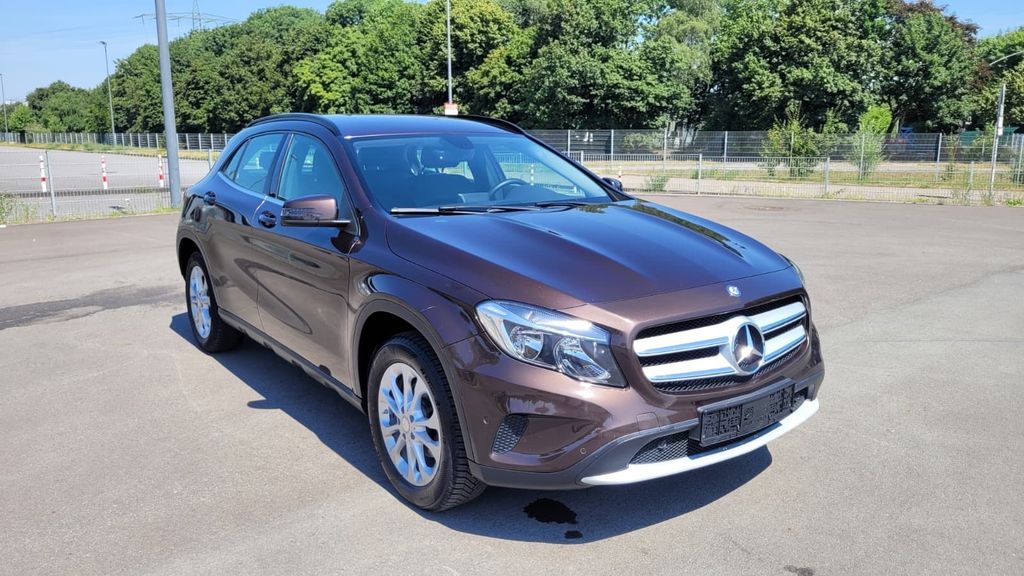 Mercedes-Benz GLA 200 325.000 km 7.990 &euro; Essen 45356