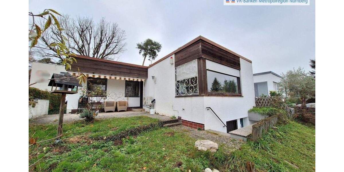 Renovierungsbedürftiger Bungalow mit Garten und Garage 4 zimmer