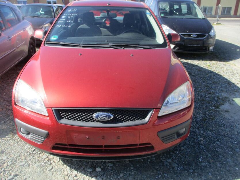 Ford Focus 122.426 km 2.000 € Plauen 08523