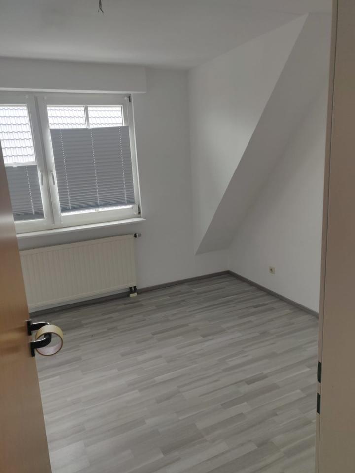 Geräumiges, preiswertes und gepflegtes 9-Zimmer-Mehrfamilienhaus