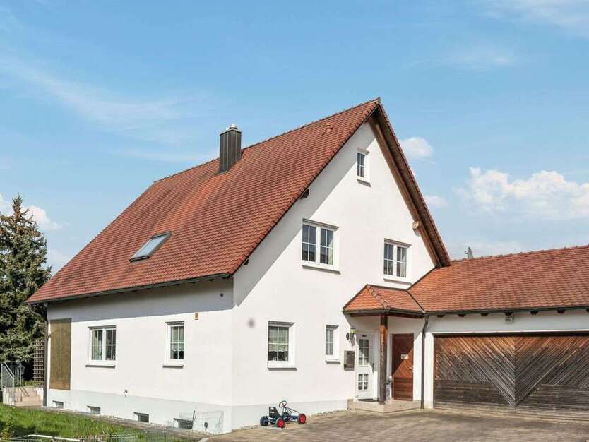 Haus zum Kaufen in Burgau 290.000 € 146 m²