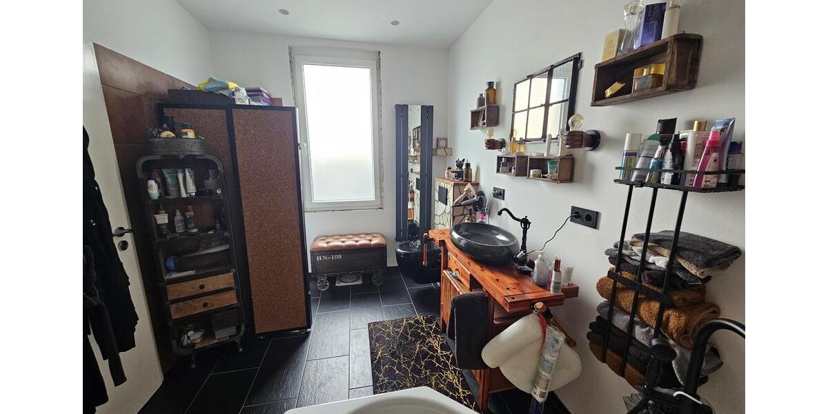 Mehrfamilienhaus, Wohnhaus Wilhelmshaven - 9 Zimmer, 240 m&sup2;, 420.000&euro; | Angebot:26522213