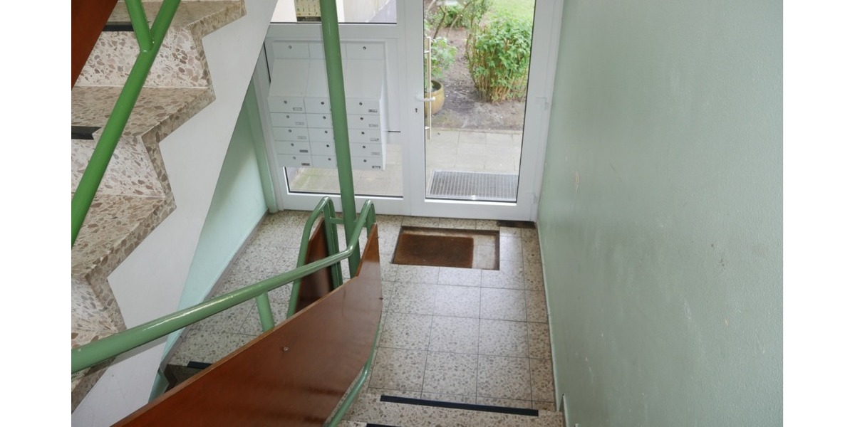 Etagenwohnung in Husum - mietfrei - 2 Zimmer mit Süd-Balkon zu verkaufen! 2 zimmer