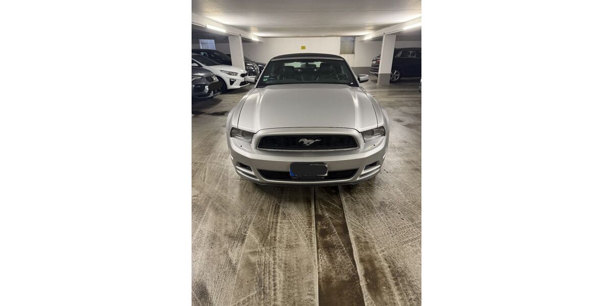 Ford Mustang 94.000 km 15.500 &euro; Garching 85748