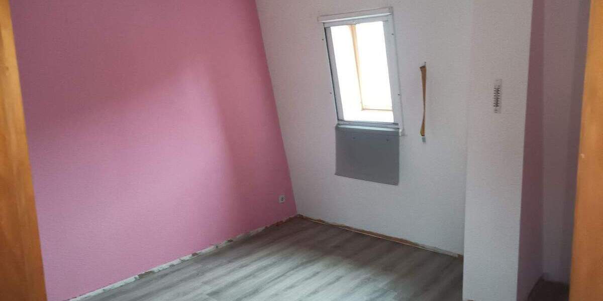 Reihenmittelhaus Meerane - 3 Zimmer, 82 m&sup2;, 399&euro; | Angebot:25279135