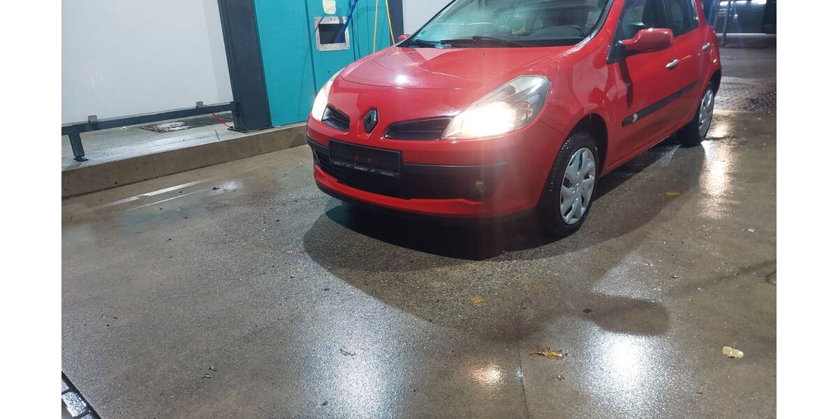 Renault Clio 151.000 km 2.550 € Augsburg 86159