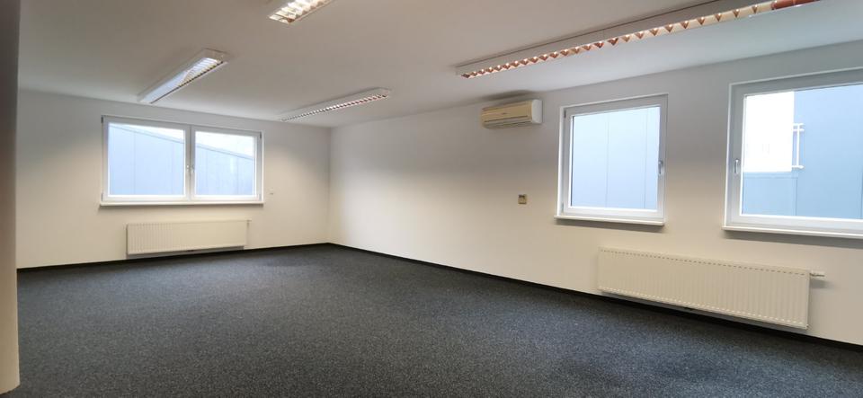 Geschäftsräume 261 m² im Ärztehaus mit 8 eigenen Parkplätzen WT zimmer