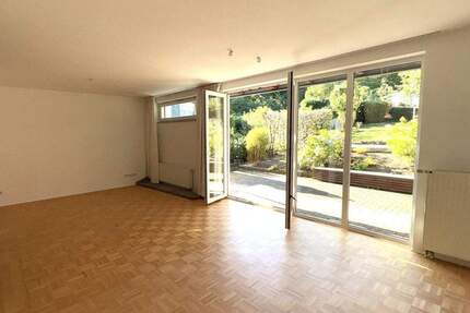 Modernes Wohnhaus mit Balkon, Terrasse und Garten in Siegen 4 zimmer