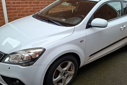 Kia pro ceed / ProCeed 248.369 km 2.750 &euro; Itzehoe 25524