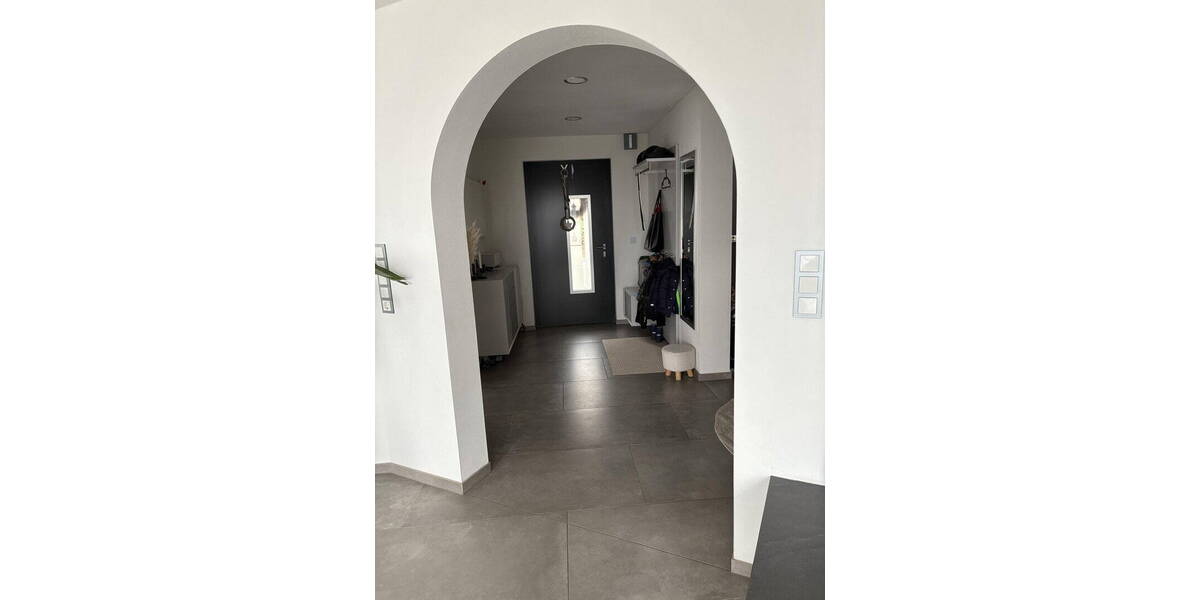 Einfamilienhaus Bergneustadt - 7 Zimmer, 240 m&sup2;, 570.000&euro; | Angebot:26330511