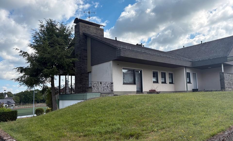 Einfamilienhaus Hillesheim - 8 Zimmer, 250 m&sup2;, 490.000&euro; | Angebot:26984224