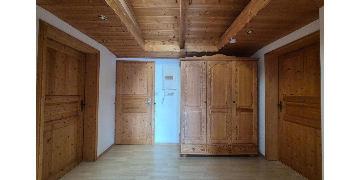 Dachgeschoßwohnung Sonthofen - 3 Zimmer, 85 m&sup2;, 975&euro; | Angebot:26261876