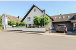 Exklusives Einfamilienhaus mit 2 EinliegerWohnungen* hochwertige Ausstattung * großzügige Raumaufteilung * Wellnessbe...
