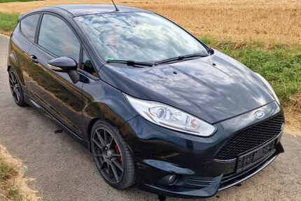 Ford Fiesta 136.721 km 7.500 &euro; Melsungen 34212