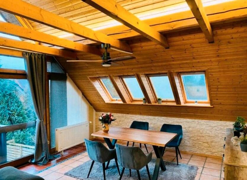 Wohnung im Zweifamilienhaus mit Garten, Balkon und Sauna