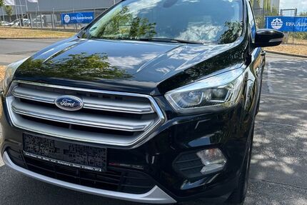 Ford Kuga 128.000 km 13.999 &euro; Kassel 34123