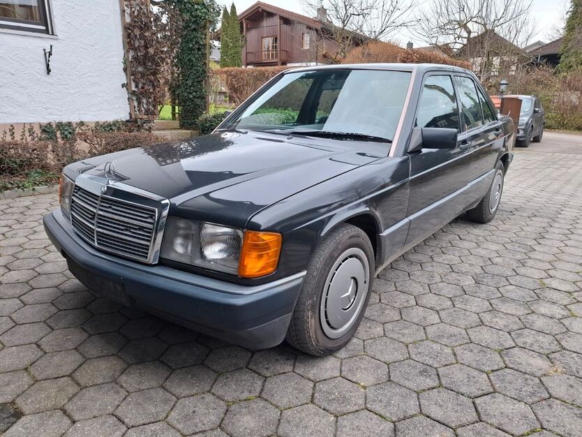 Mercedes-Benz 190 223.000 km 5.990 € Großkarolinenfeld 83109