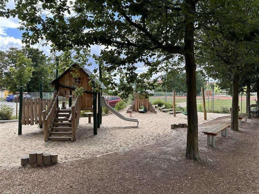 +++Neu saniert mit hellem WohnZimmer+++