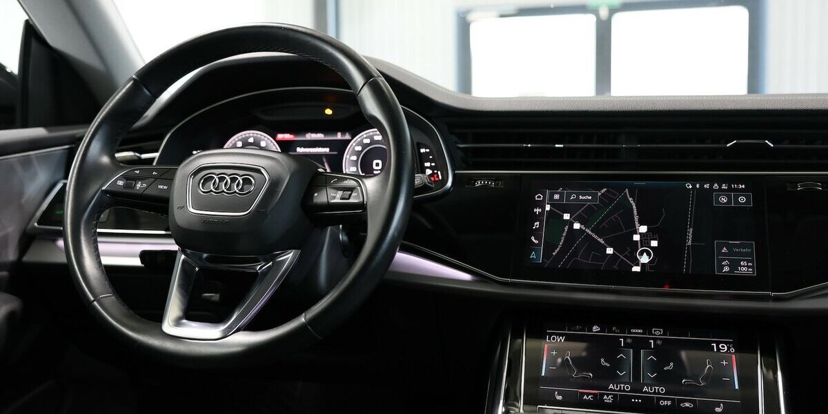 Audi Q8 55 TFSI E Q BUSINESS LUFTFAHRWERK, VOLL-LEDER 86.000 km 47.777 &euro; Hamm 59077