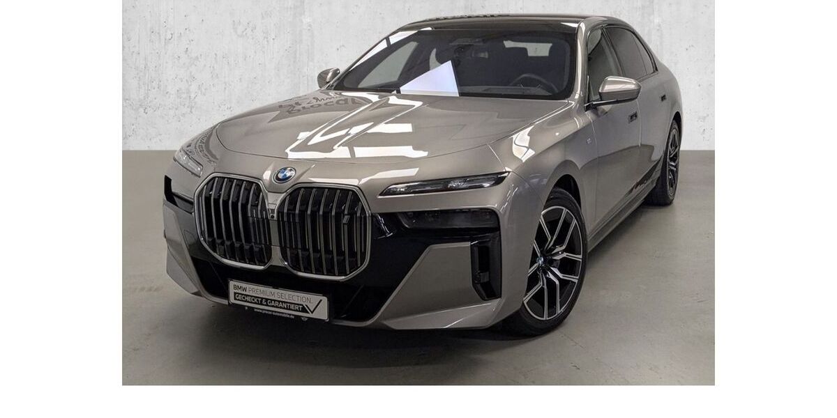 BMW i7 18.017 km 89.990 &euro; Düsseldorf 40595