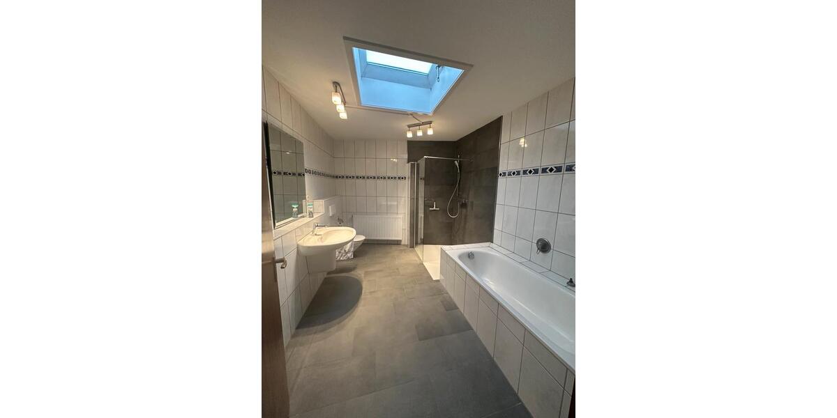 Etagenwohnung Stolzenau - 4 Zimmer, 170 m&sup2;, 1.150&euro; | Angebot:25625934